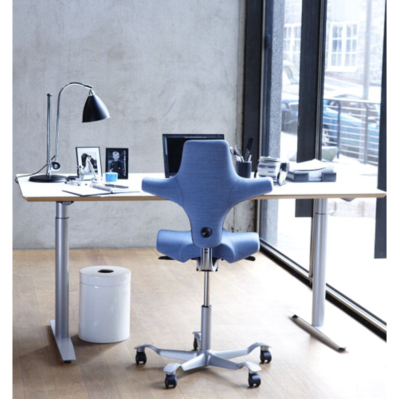 HÅG Capisco Puls 8010 - Saddle Seat Design - Ergonomic Chair blue